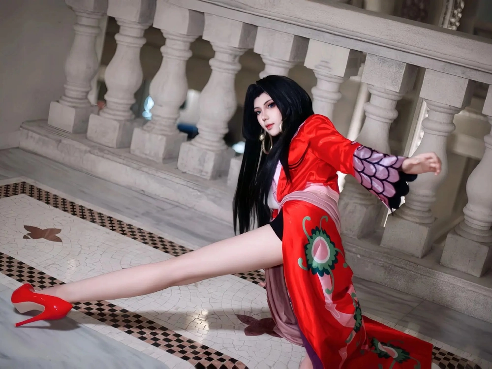 boa hancock cosplay full body 
