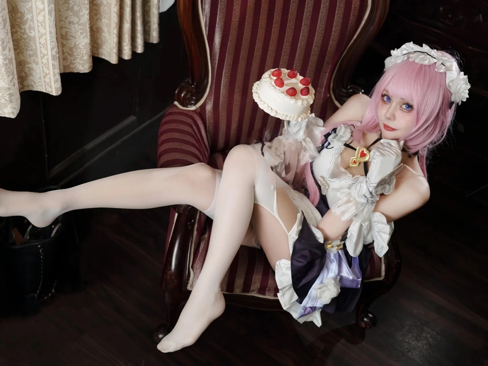 ảnh cosplay hầu gái 4