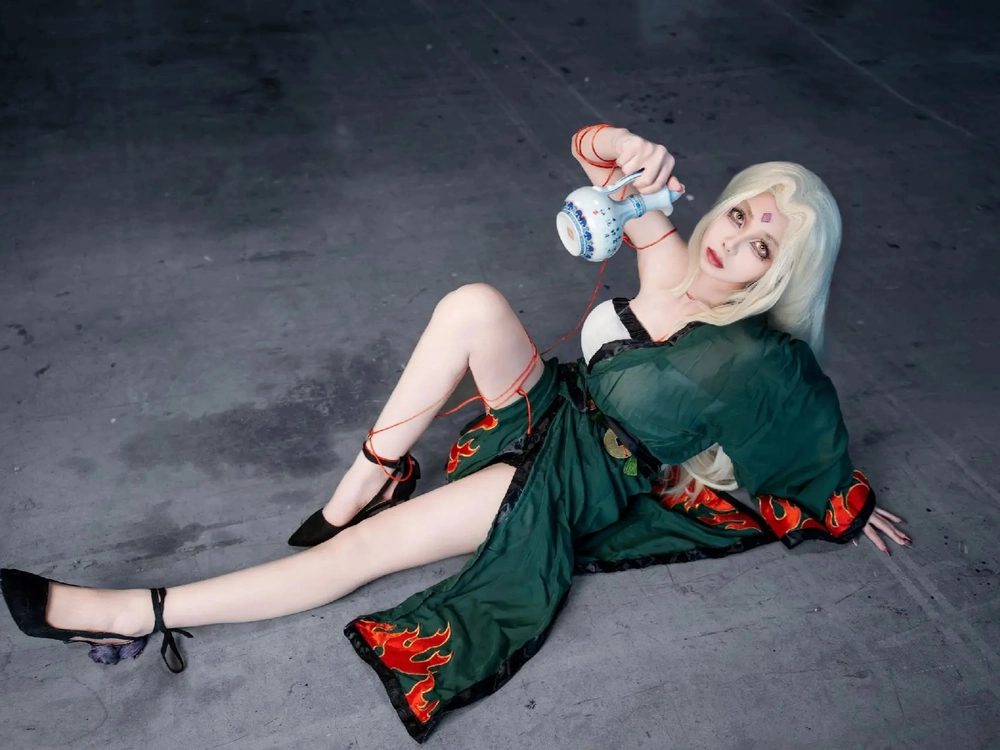 anime cosplay tsunade nổi bật 