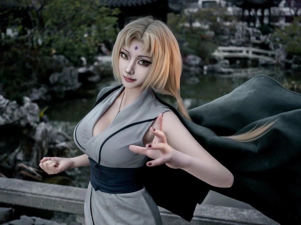 cosplay tsunade ánh nhìn sắc sảo 