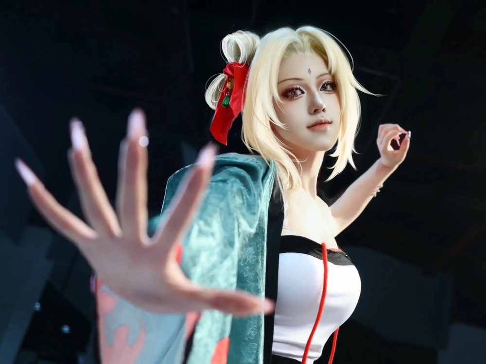 naruto cosplay tsunade ấn tượng 