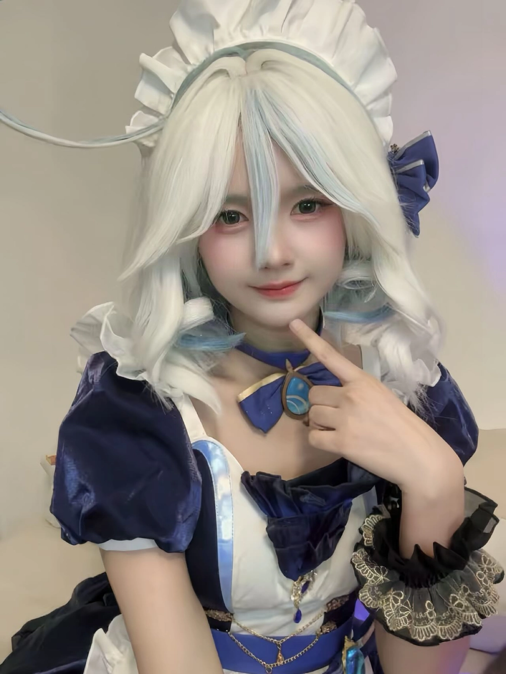 hình cosplay furina nữ thần thủy 