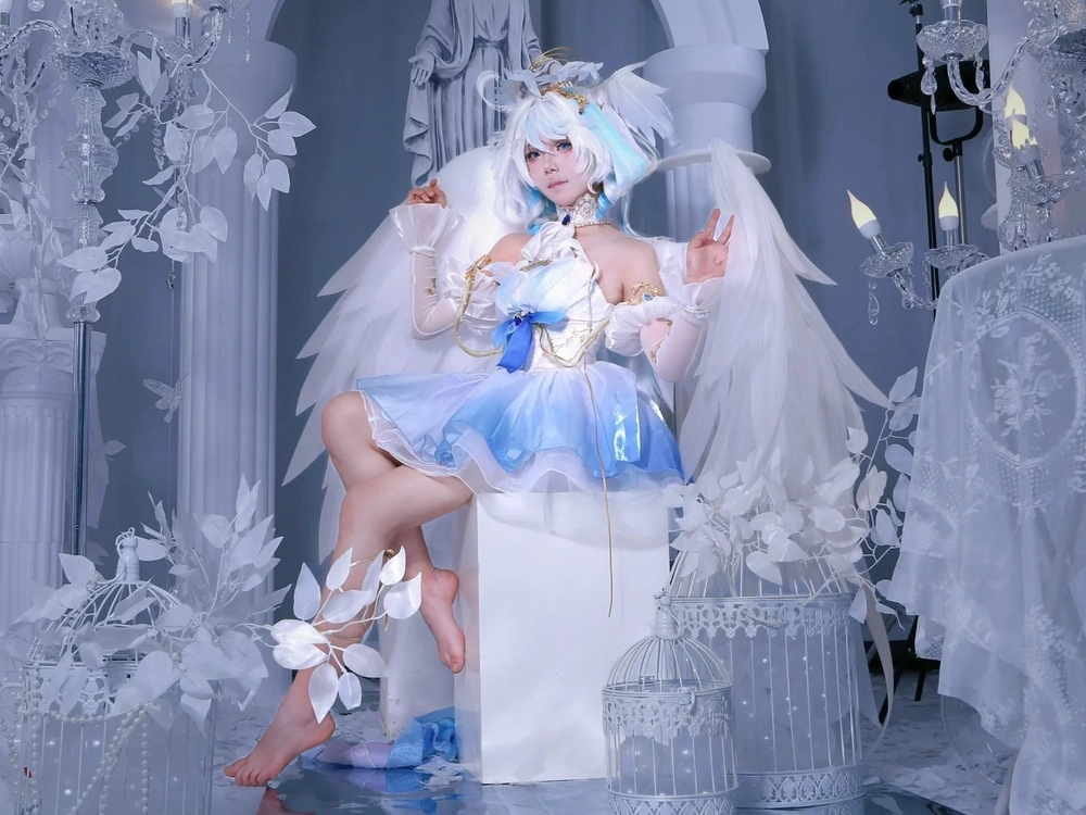 ảnh nhân vật genshin impact furina cosplay sống động 