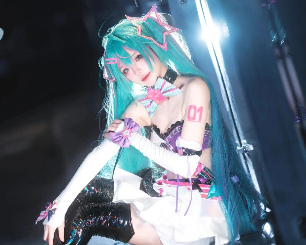 hatsune miku cosplay với bikini