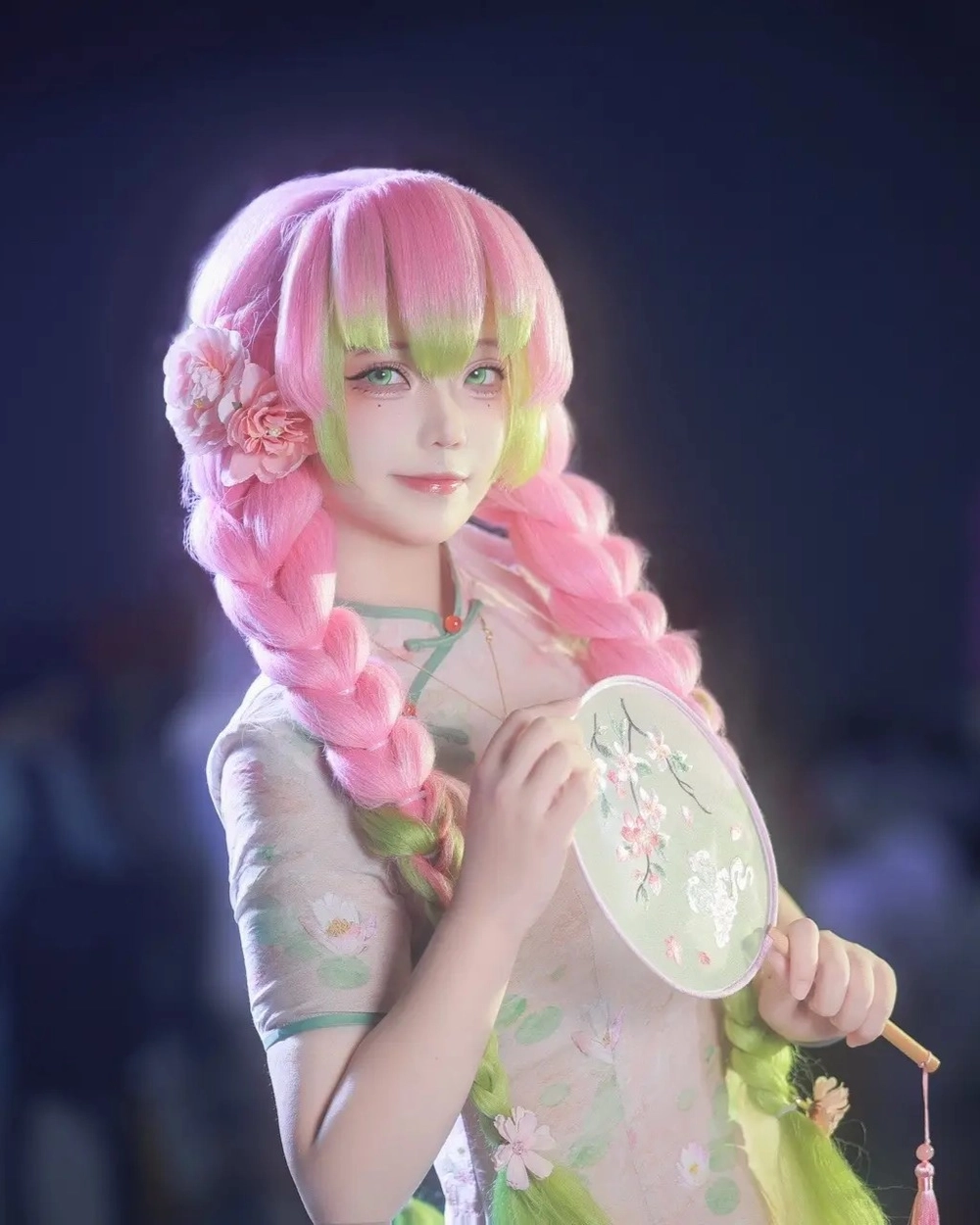 Ng m Ngay 216 nh Mitsuri Kanroji Cosplay Si u nh