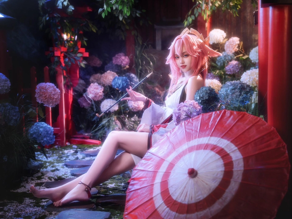 cosplay anime yae miko lôi cuốn 