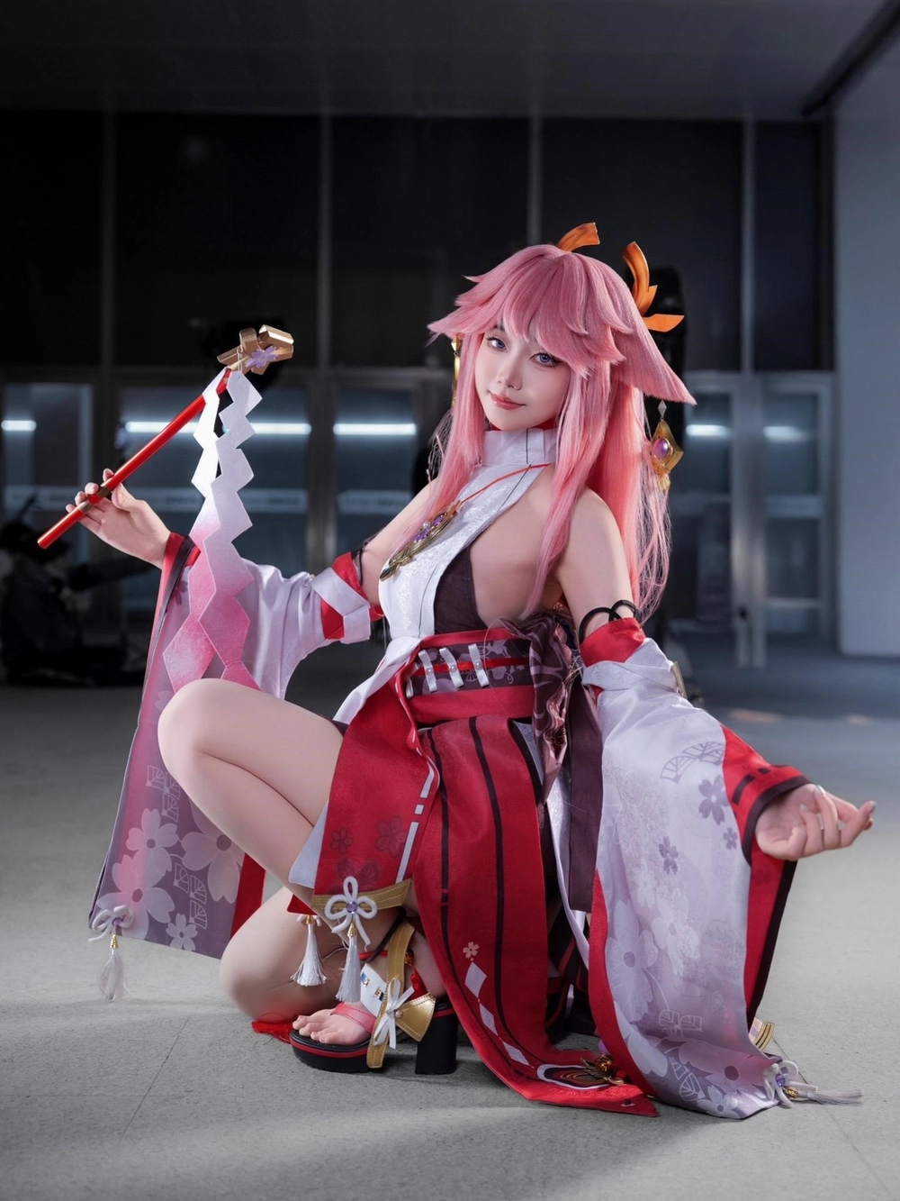 cosplay yae miko hóa trang ấn tượng 