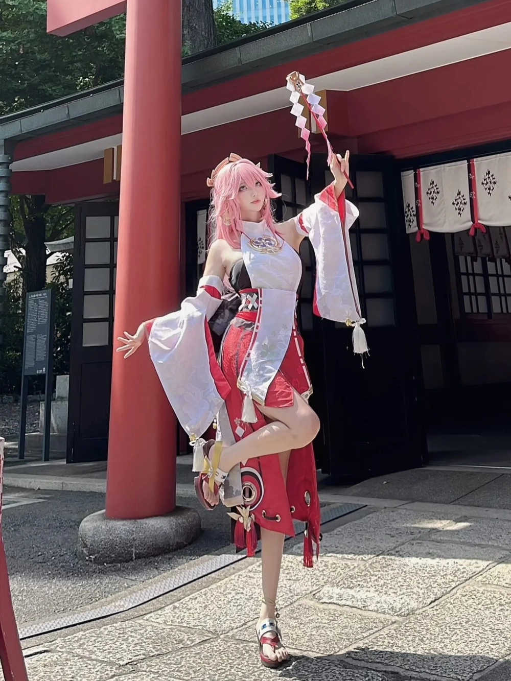 yae miko cosplay concept mới lạ 