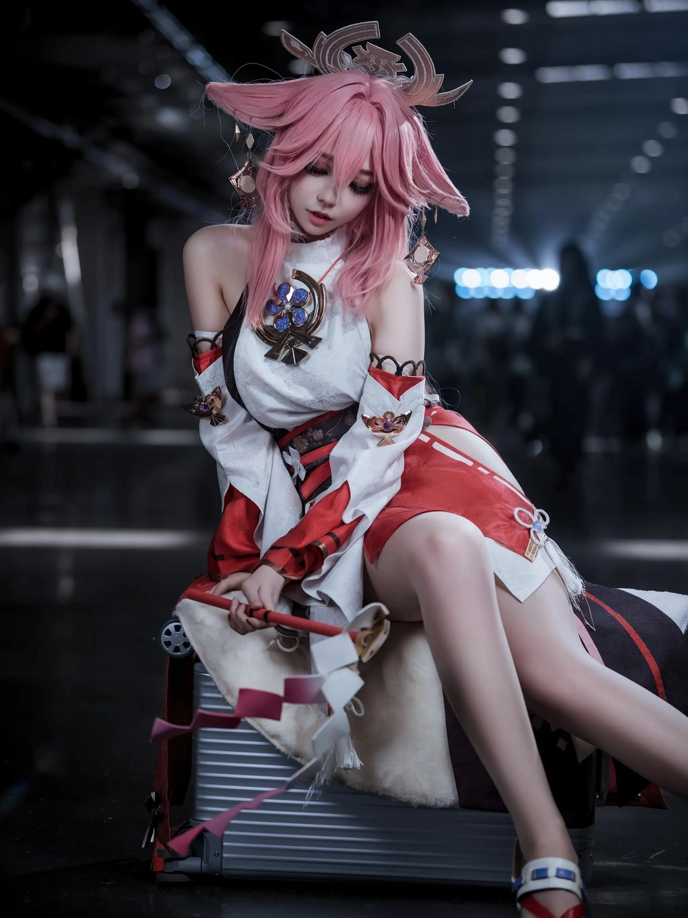 hình yae miko cosplay phong cách nhẹ nhàng 