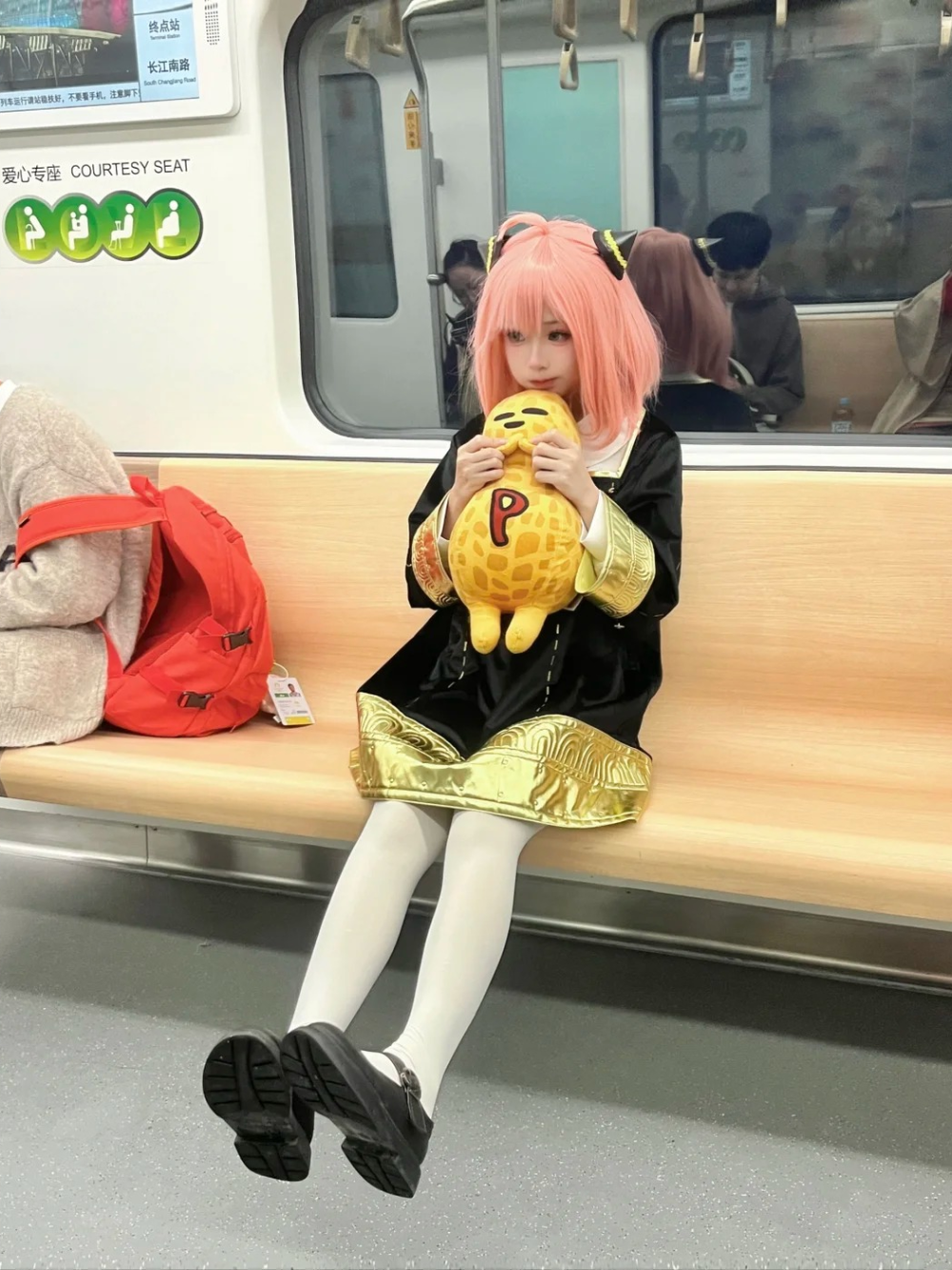 ảnh cosplay anya cực xinh