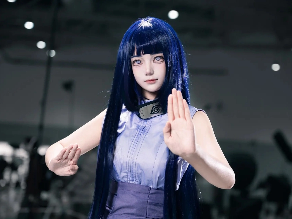 cosplay hyuga hinata tạo dáng 