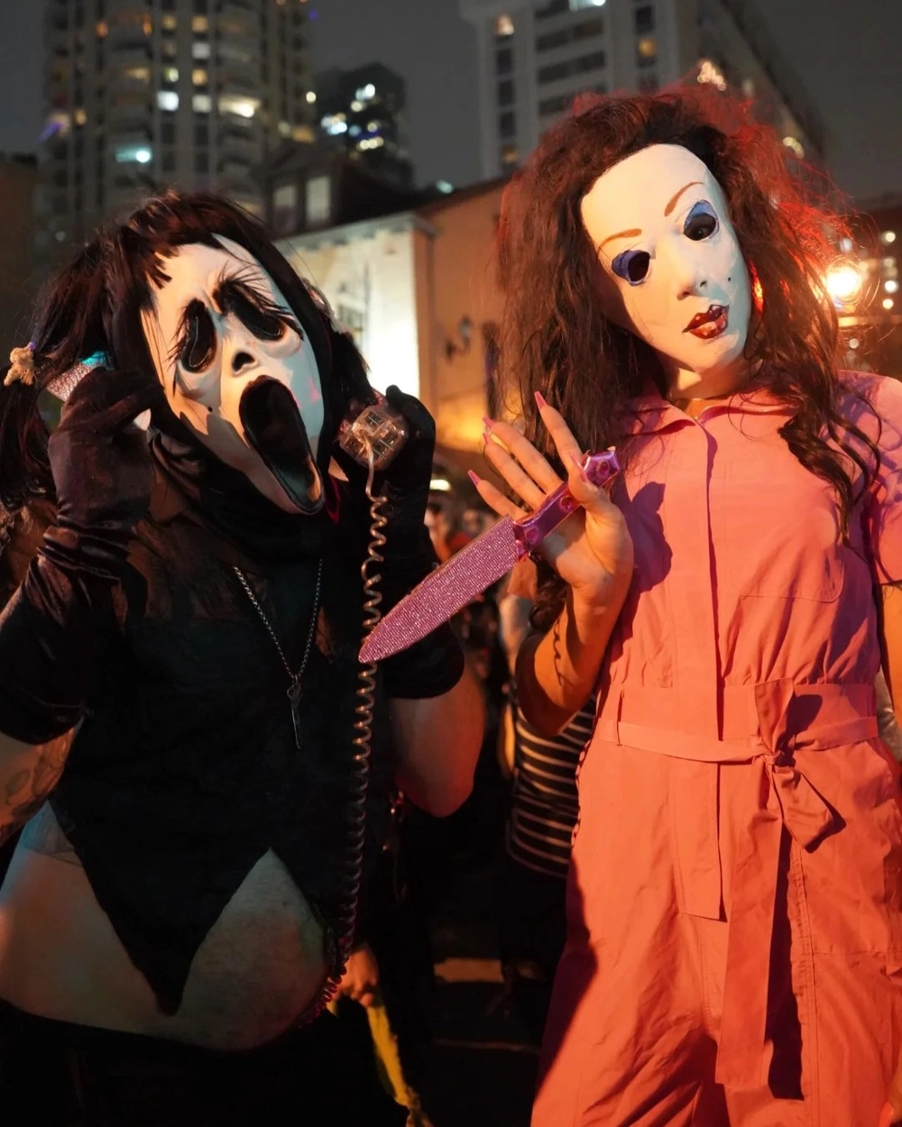 gái cosplay ma đêm halloween 