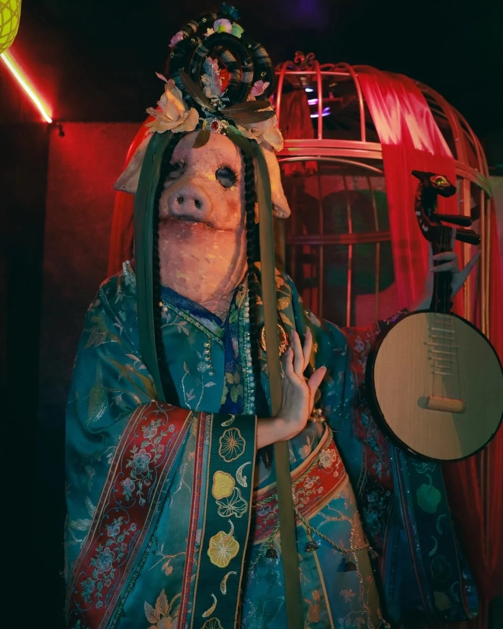 cosplay ma lợn kinh dị 
