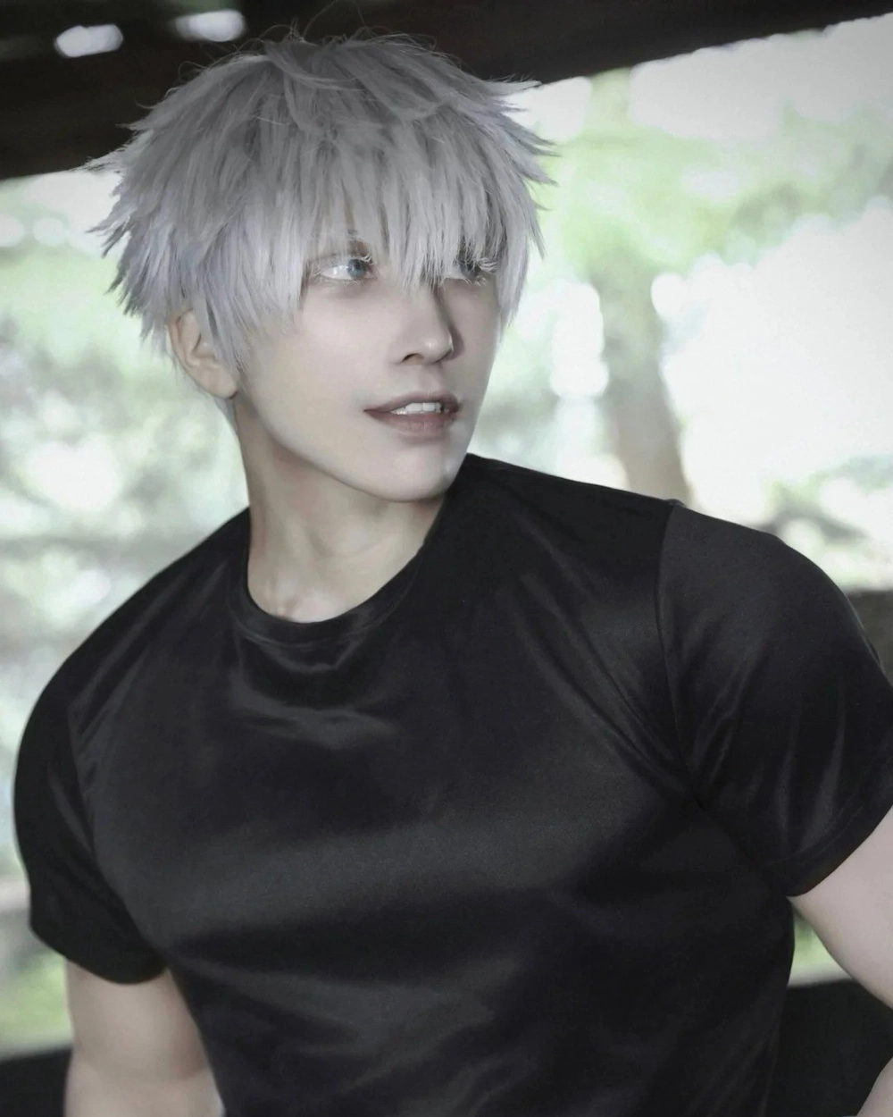 hình ảnh gojo cosplay trong jujutsu kaisen 
