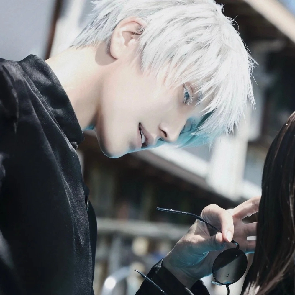 gojo cosplay phiên bản anime 
