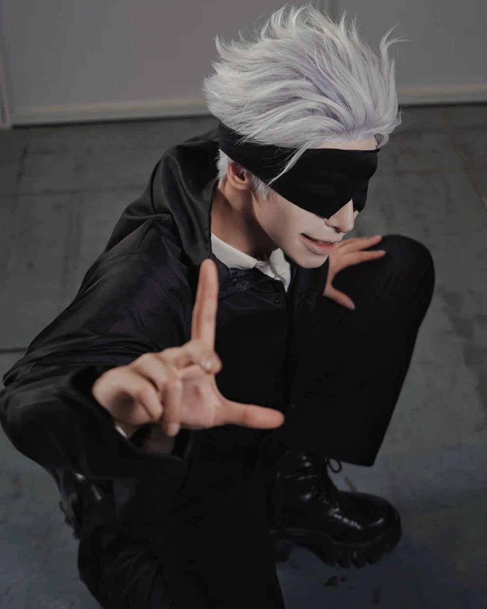 gojo satoru cosplay ấn tượng 