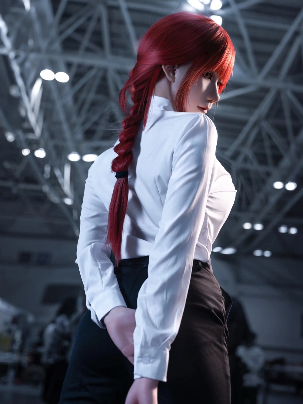 cosplay makima tay cầm chain 