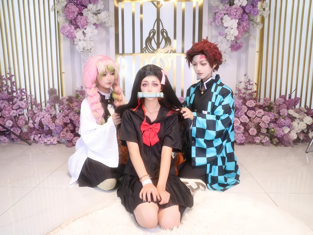 ảnh mitsuri x tanjiro cosplay
