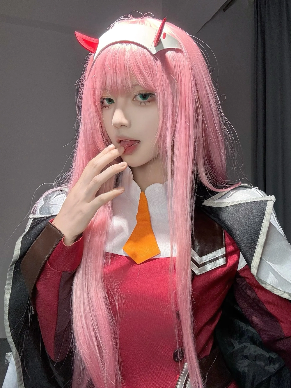 ảnh zero two cosplay ngầu cute