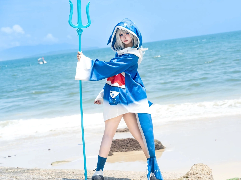 Cosplay Gura phong cách biển