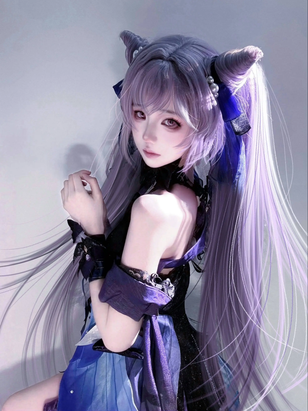 keqing cosplay ngoài trời