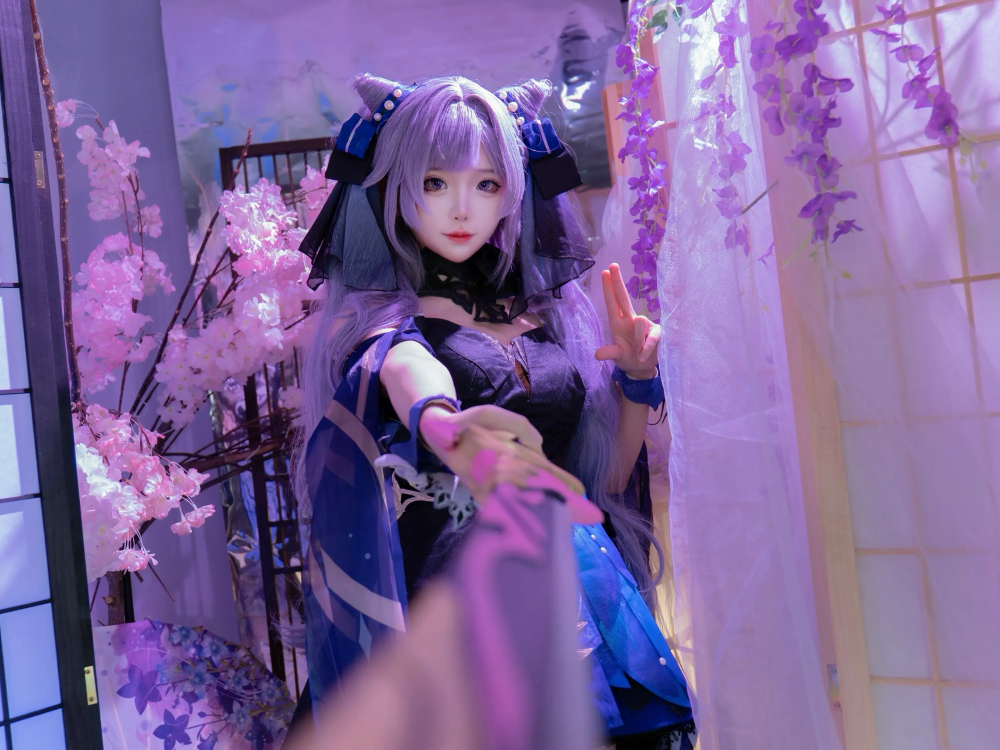 cosplay keqing với vũ khí