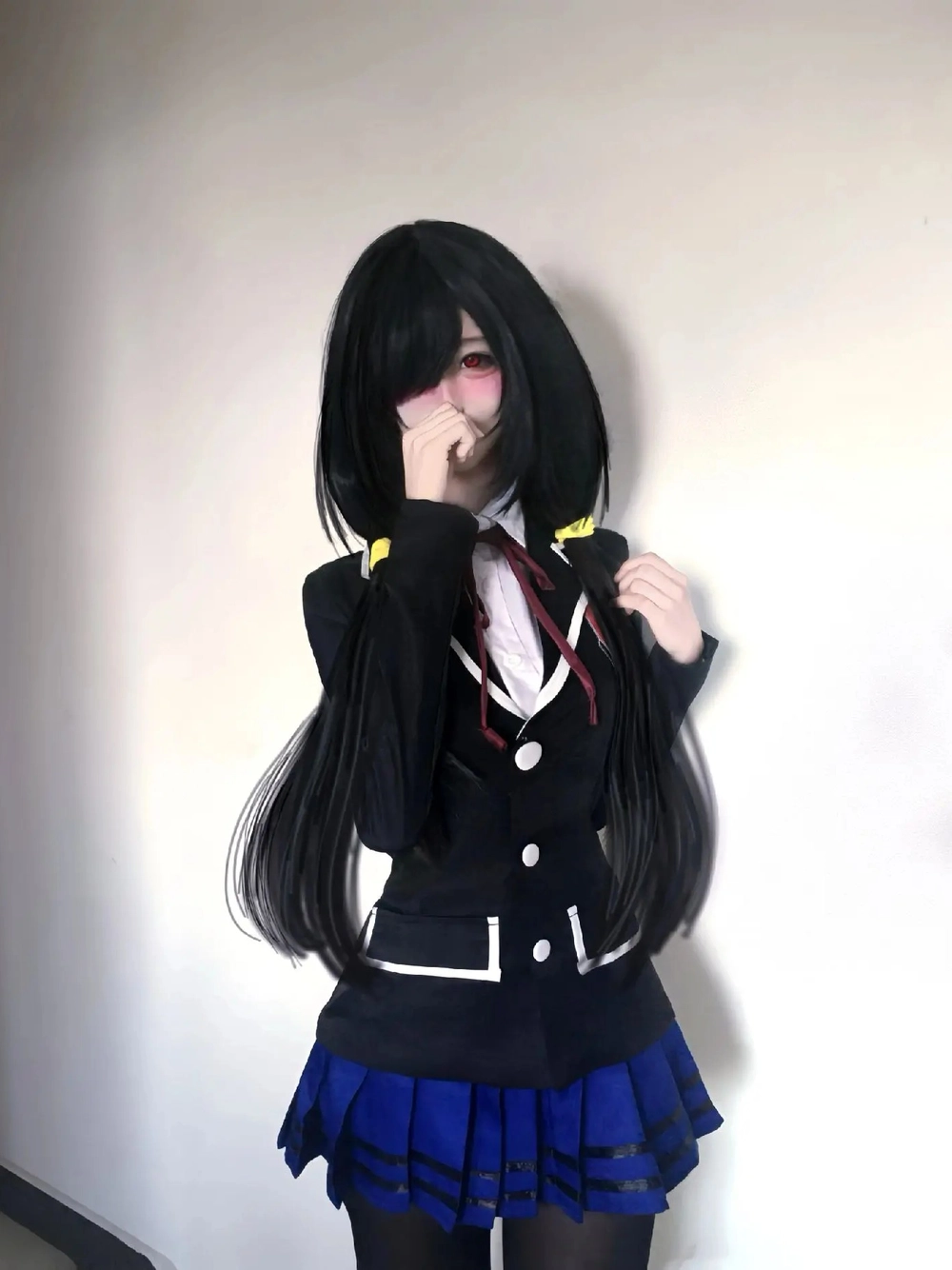 Ảnh Tokisaki Kurumi cosplay phiên bản học sinh