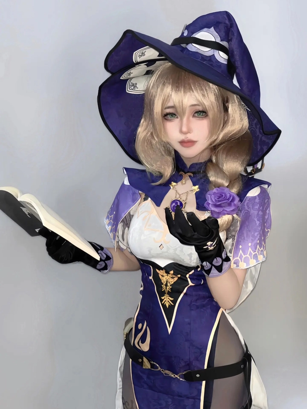 Lisa Genshin Impact cosplay ngoài đời