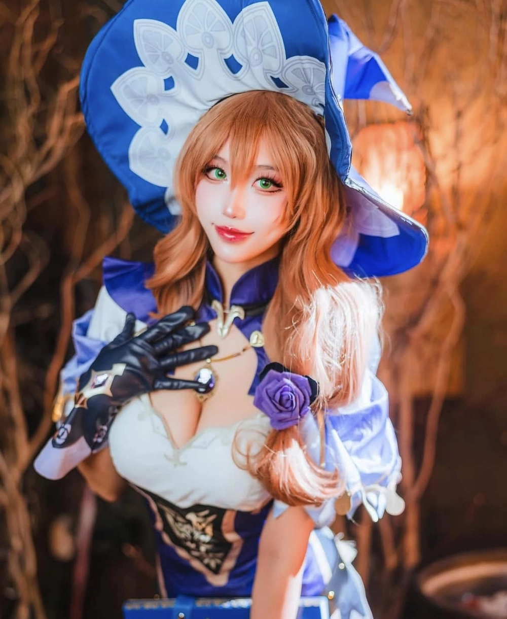 cosplay Lisa Genshin Impact dễ thương đáng yêu