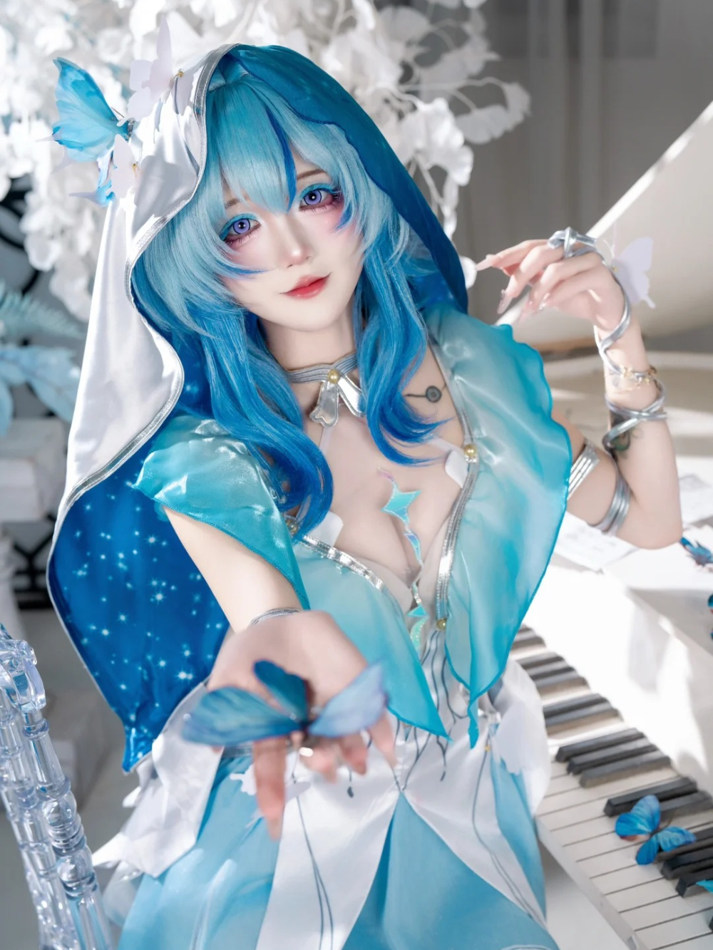 hình ảnh WuWa cosplay đẹp nhân vật Shorekeeper
