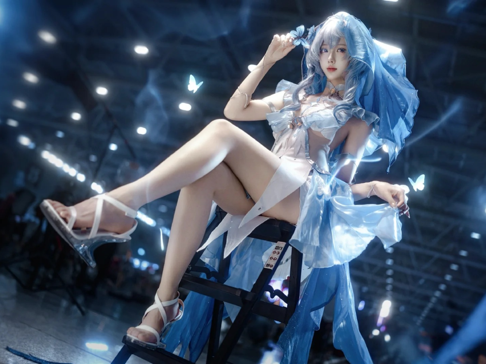 cosplay Shorekeeper với trang phục game