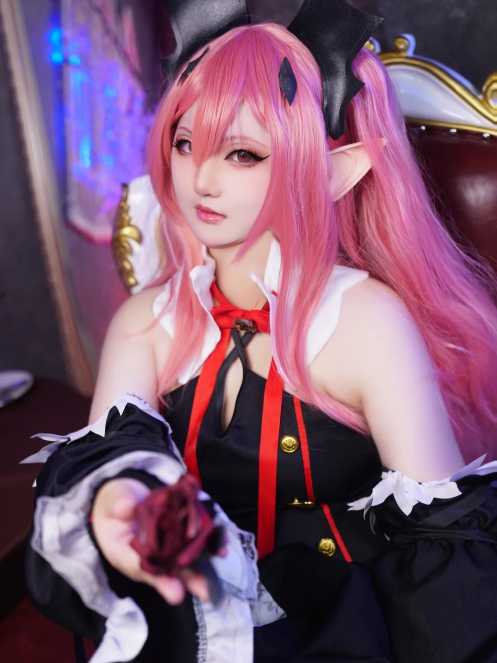 Krul Tepes cosplay dễ thương