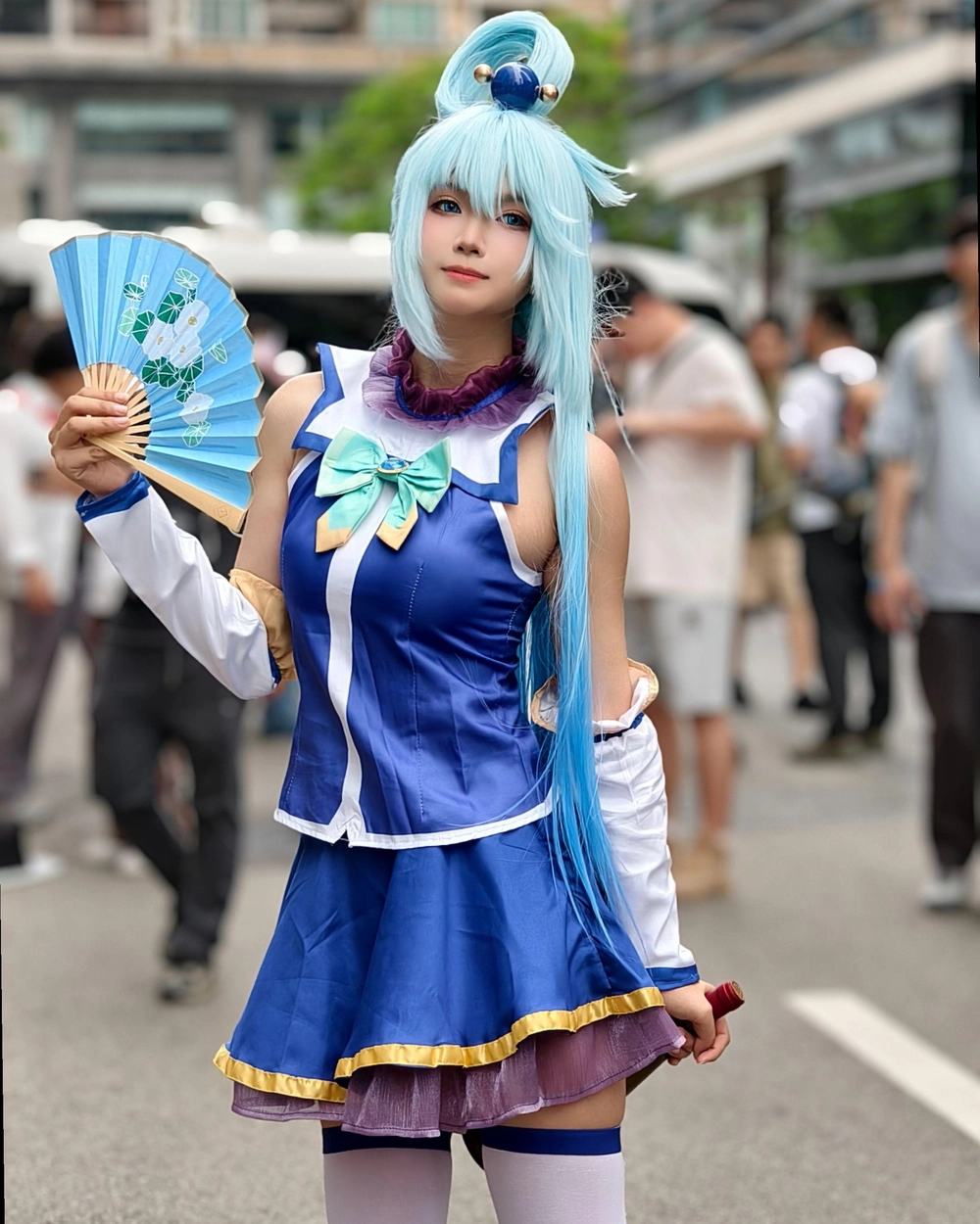 aqua cosplay konosuba biểu cảm hài