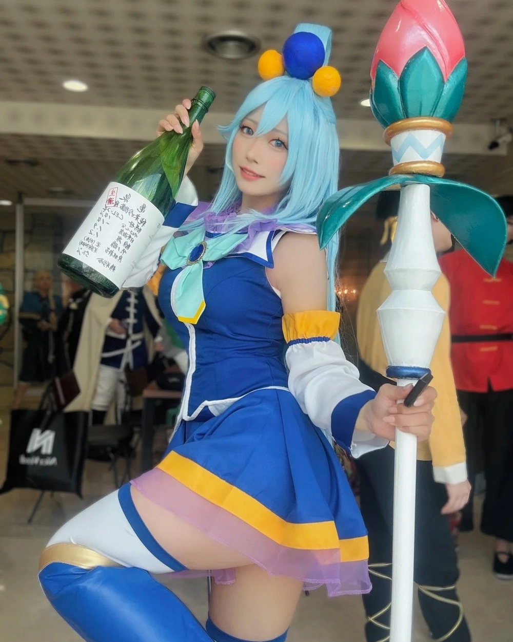 aqua cosplay phong cách anime