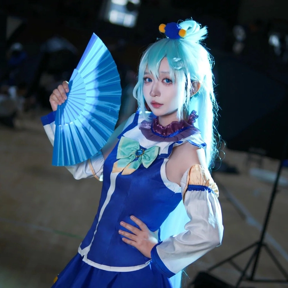 cosplay aqua konosuba cool