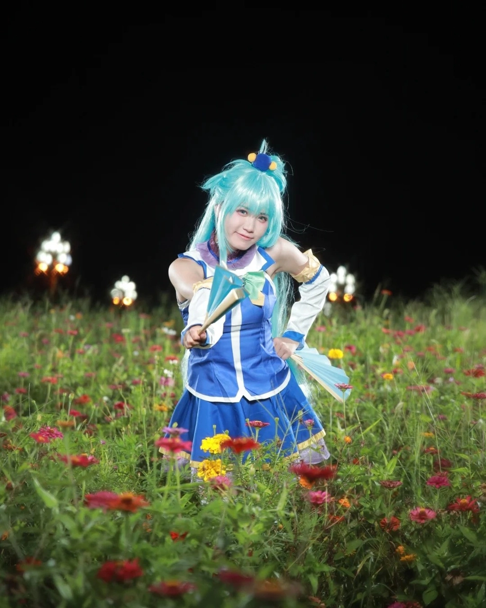 aqua cosplay trang phục chuẩn