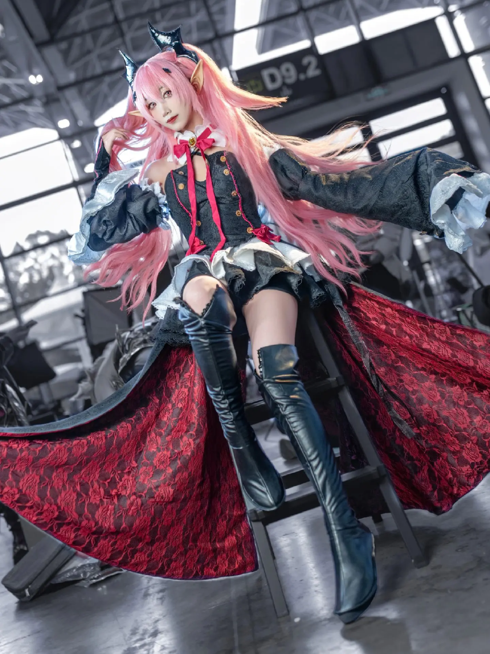 cosplay Krul anime phong cách ma cà rồng