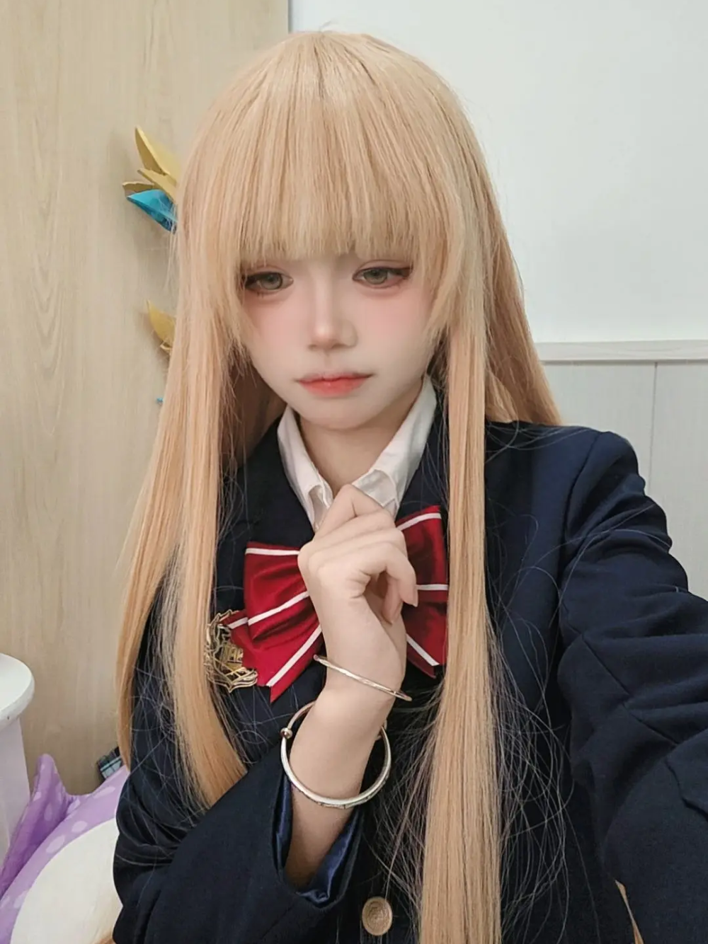 mahiru shiina cosplay với hoa