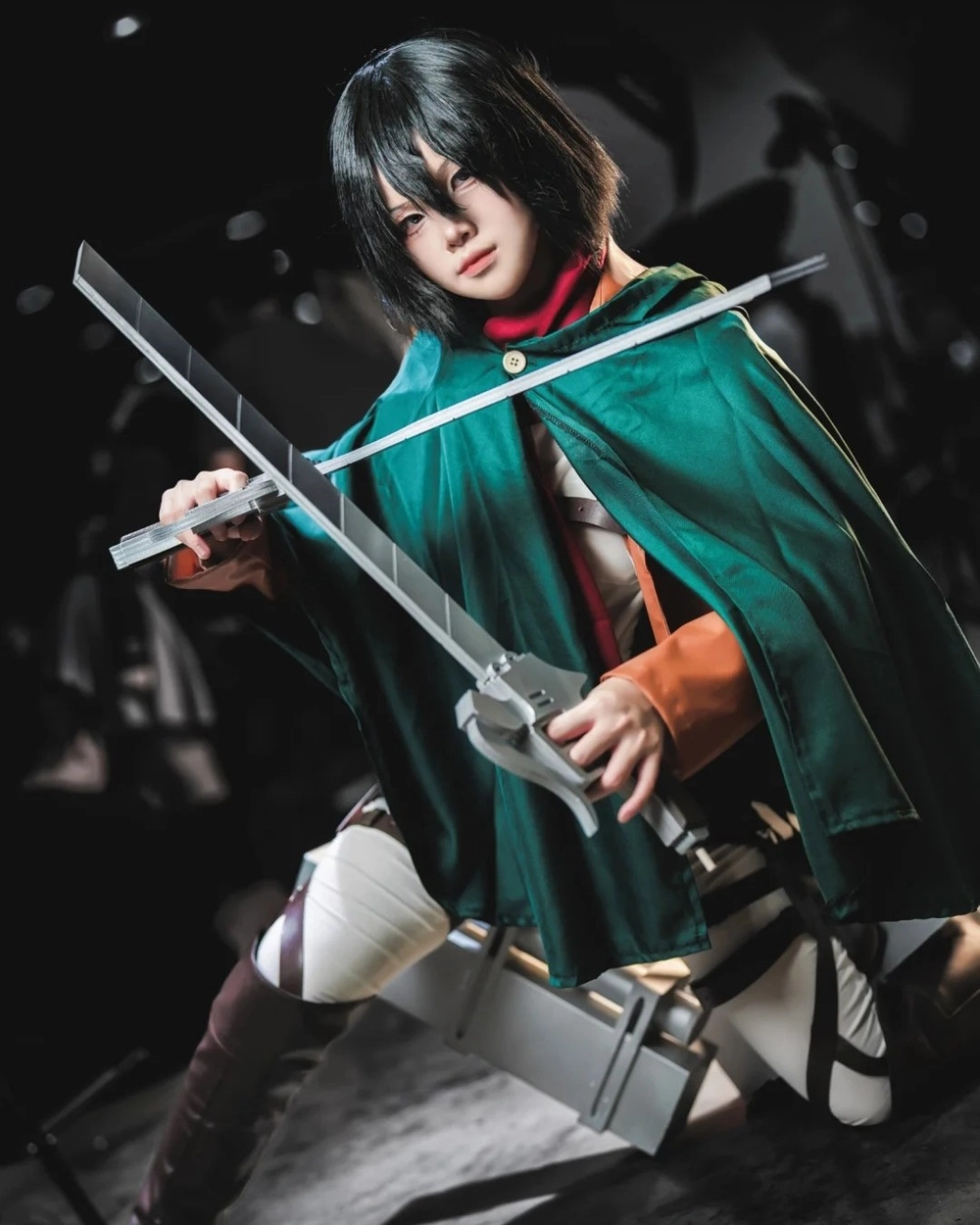 ảnh cosplay attack on titan thần thái