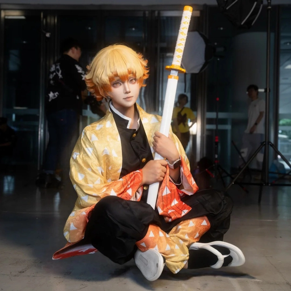 ảnh cosplay zenitsu cực chất