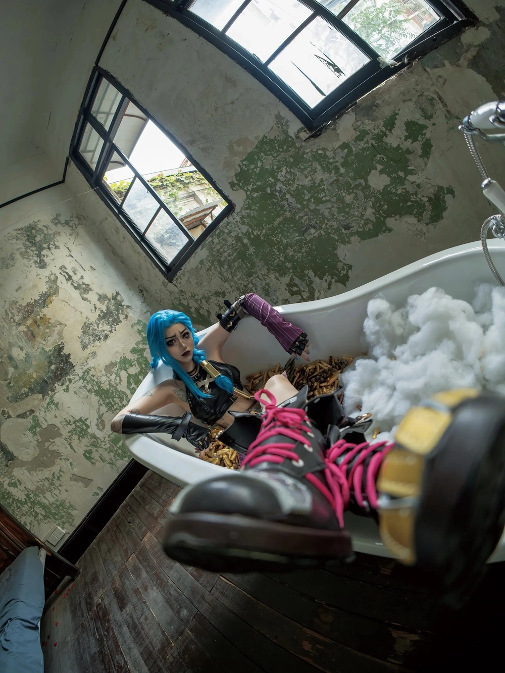 jinx cosplay cầm súng