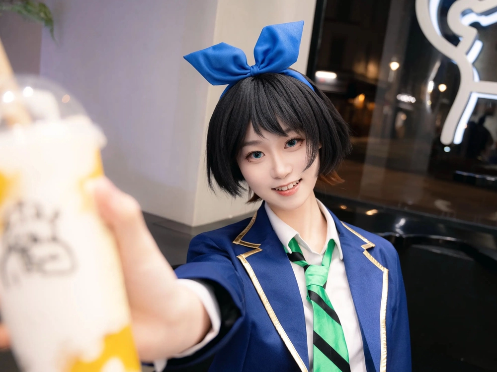 ruka sarashina cosplay ngồi nhẹ nhàng