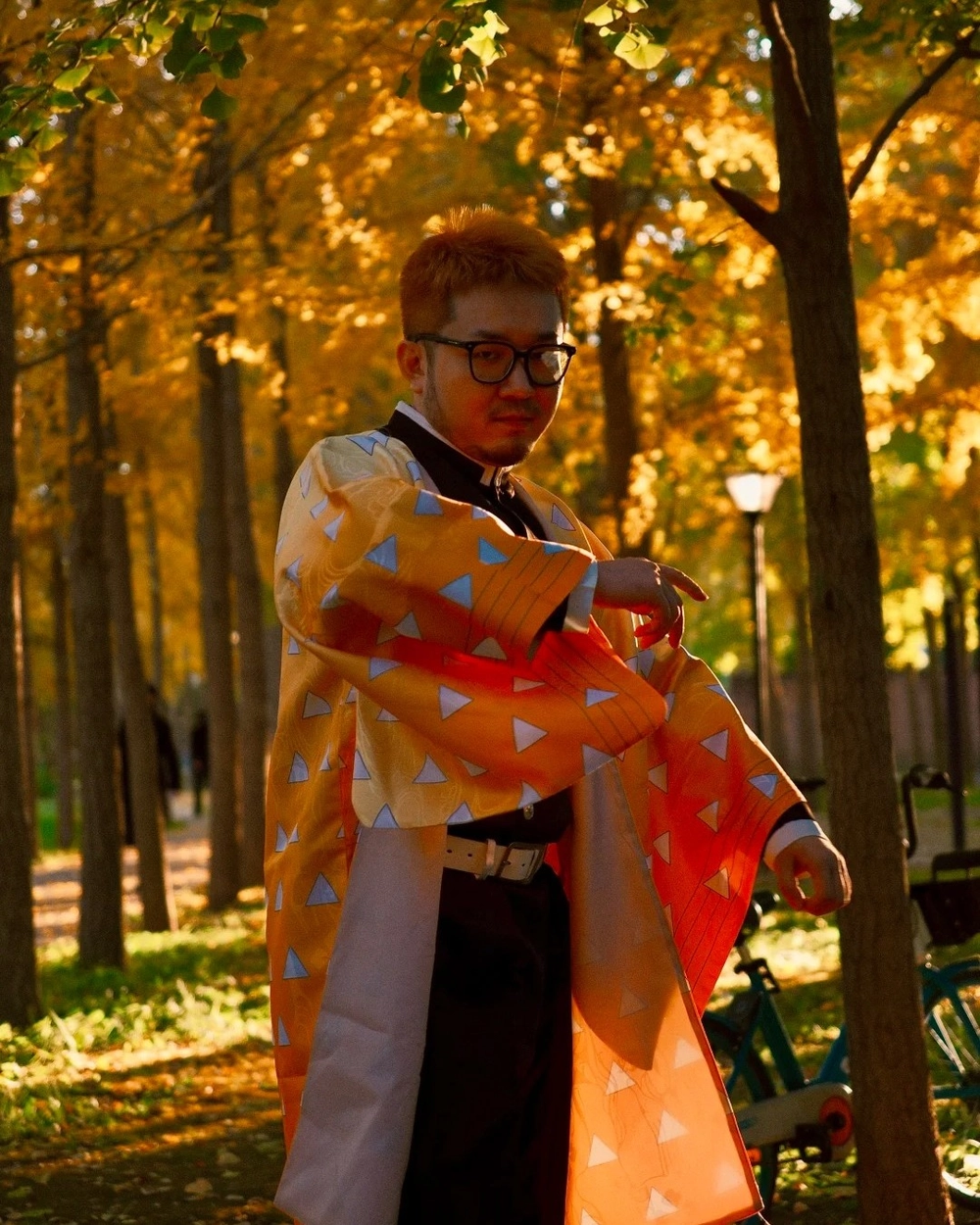 zenitsu cosplay cực ngầu