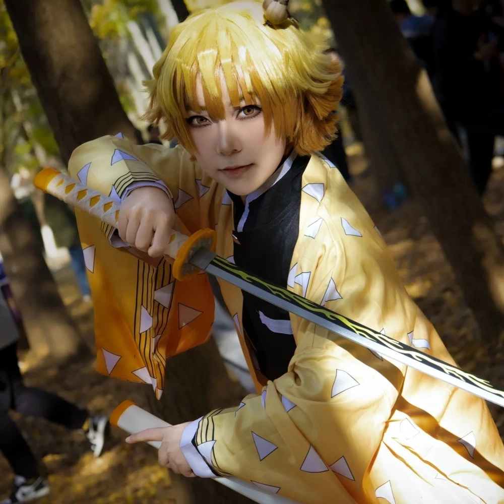 zenitsu cosplay hóa thân nhân vật