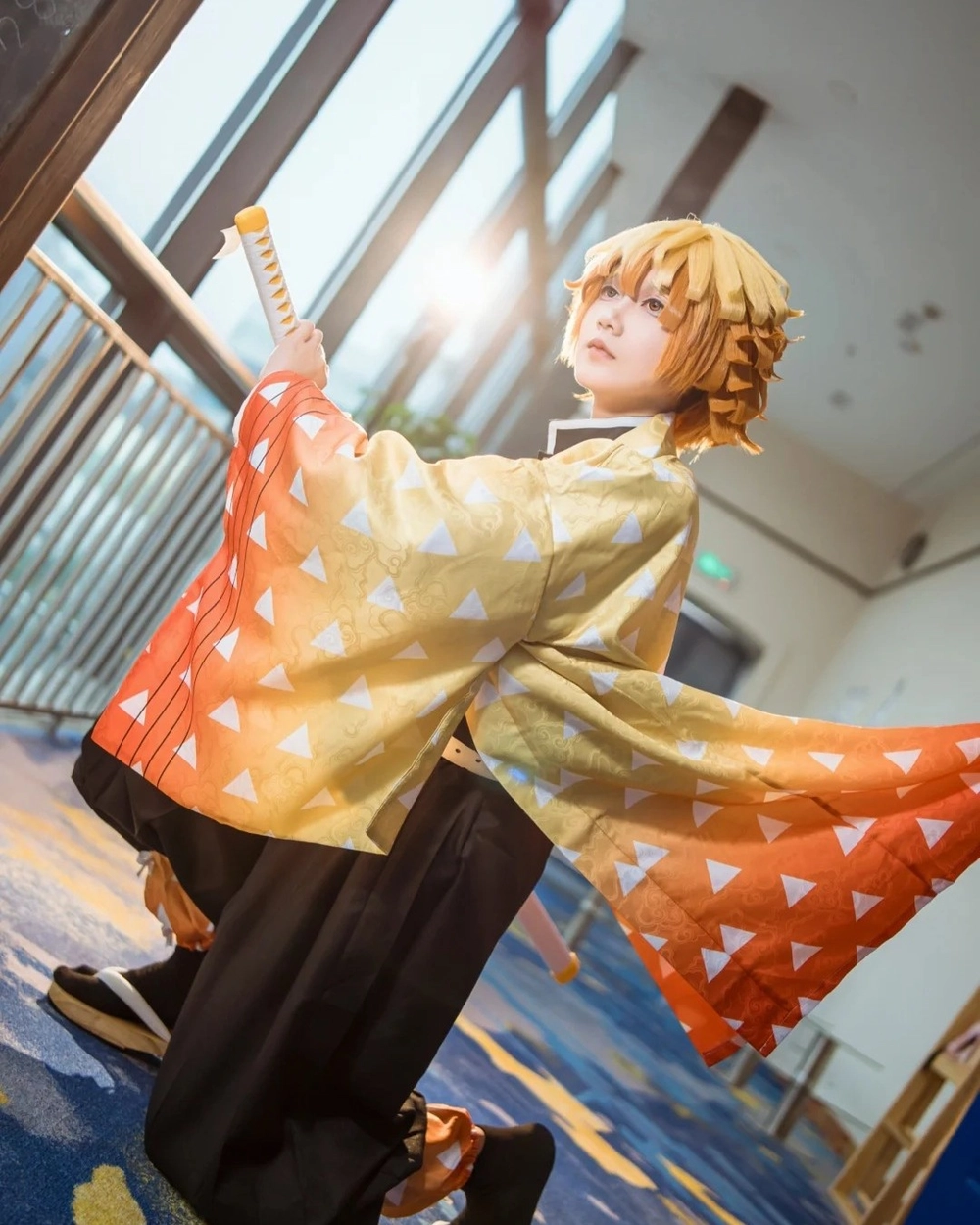 zenitsu cosplay ngoài đời