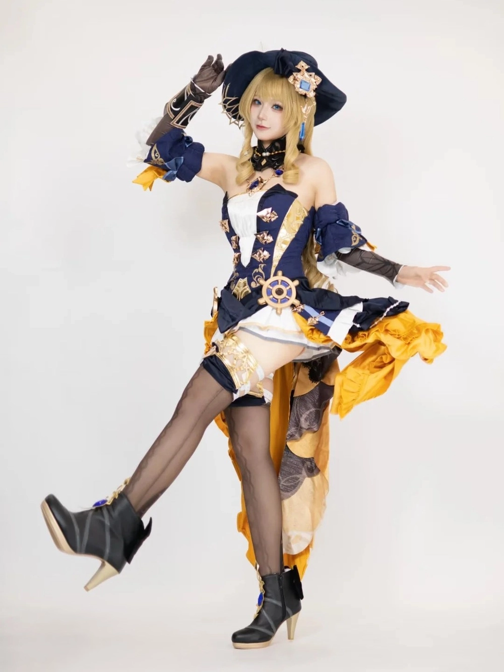navia cosplay tạo dáng đẹp